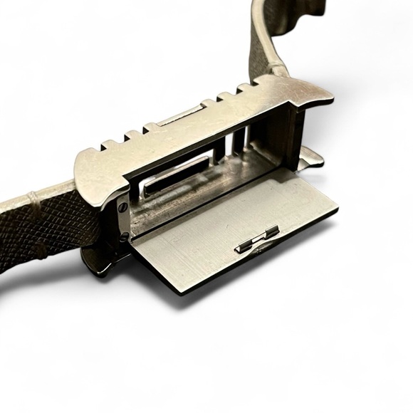 🎉 HP! ❤️ Tory Burch x Fitbit Silver Leather Bracelet - Picture 9 of 11